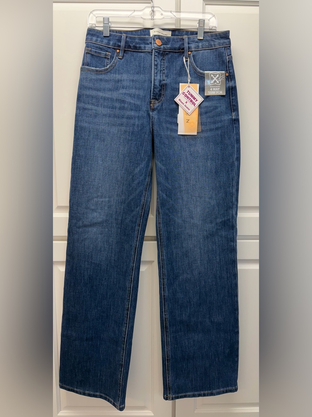 Risen Confidence Straight Leg Jean in Medium Blue